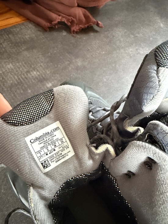 Columbia Gray Snow Boots with Aqua Logo Accents - Picture 2 of 3